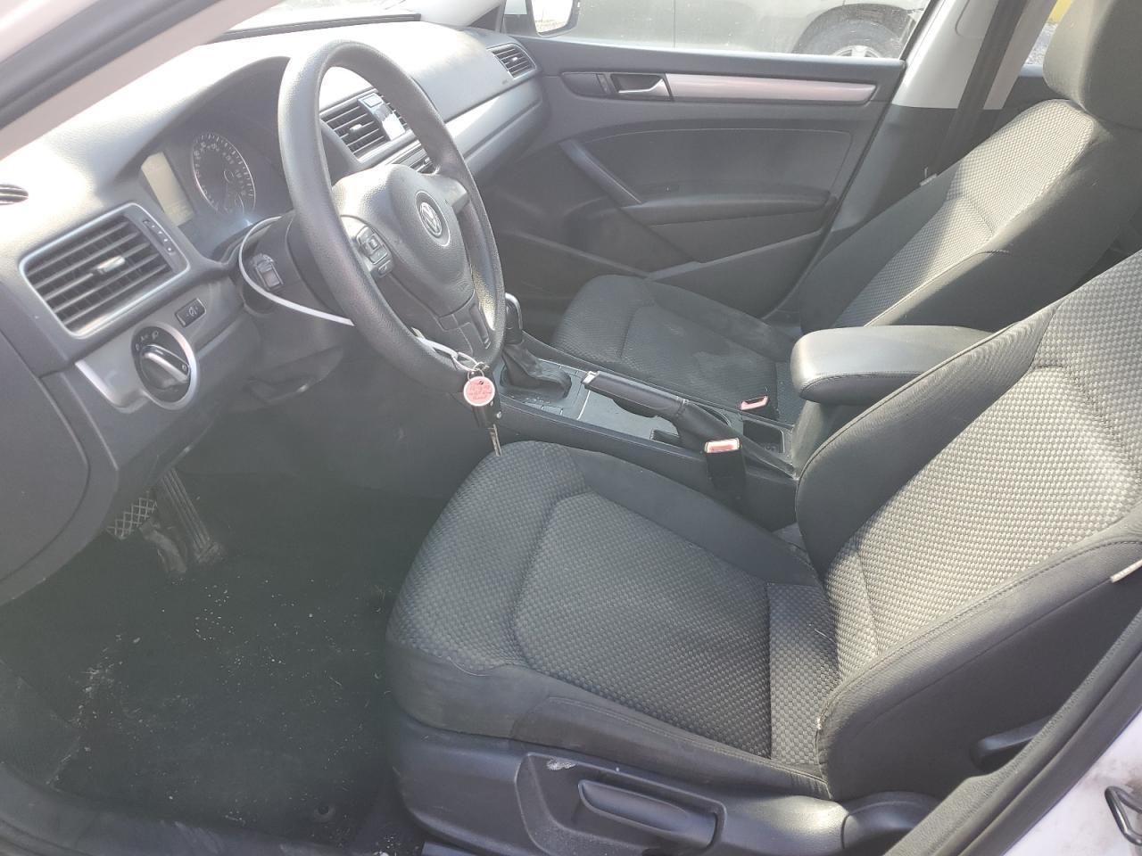 2014 VOLKSWAGEN Passat