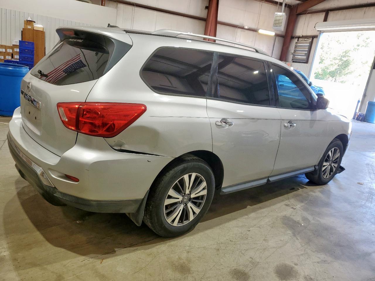 2017 NISSAN PATHFINDER