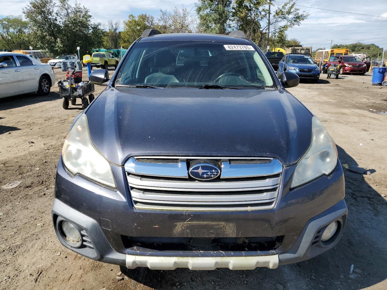 2013 SUBARU Outback