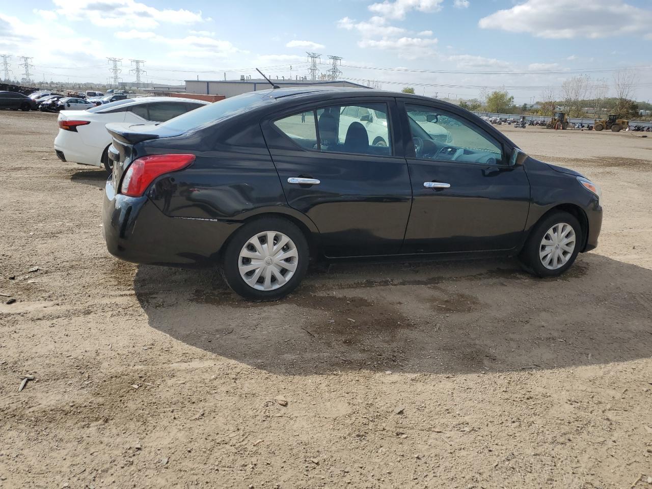 2017 NISSAN VERSA