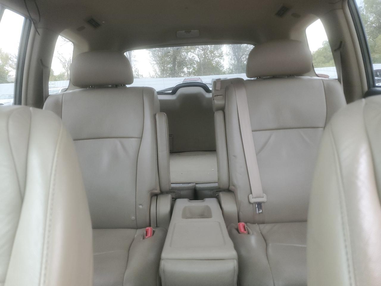 2011 TOYOTA HIGHLANDER