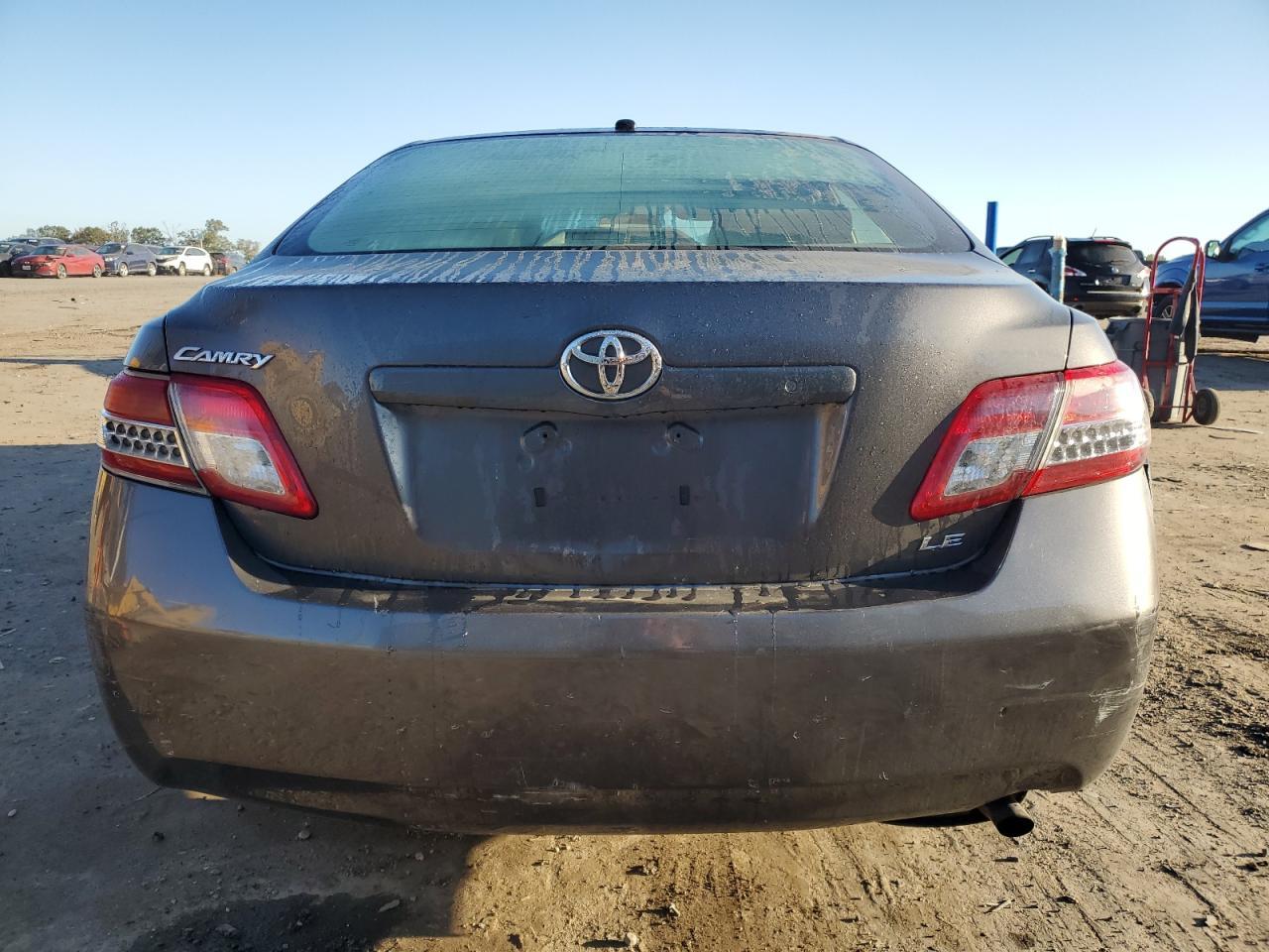 2011 TOYOTA CAMRY