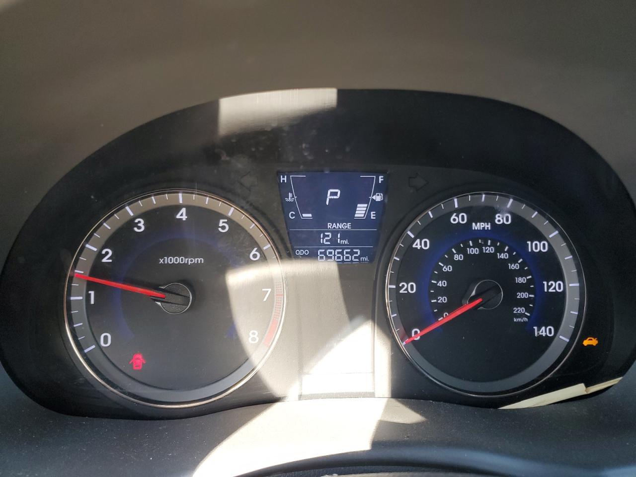 2012 HYUNDAI ACCENT