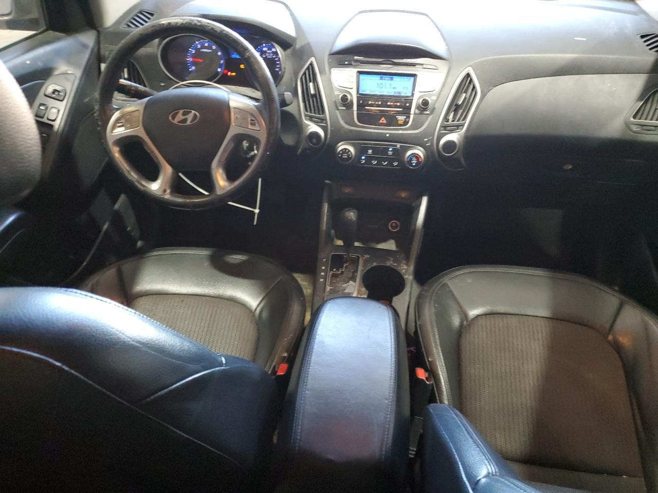 2011 HYUNDAI TUCSON
