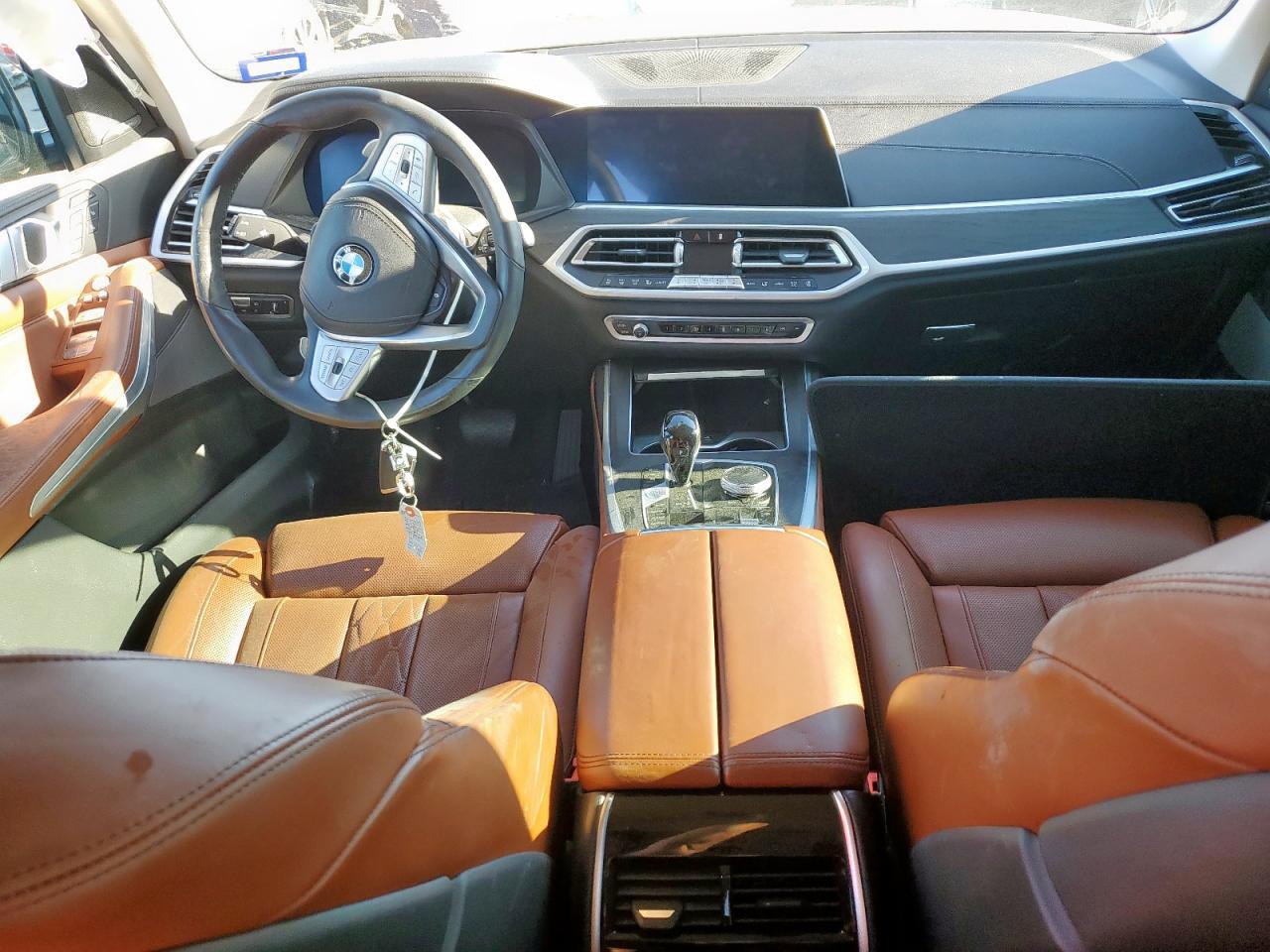 2021 BMW X7