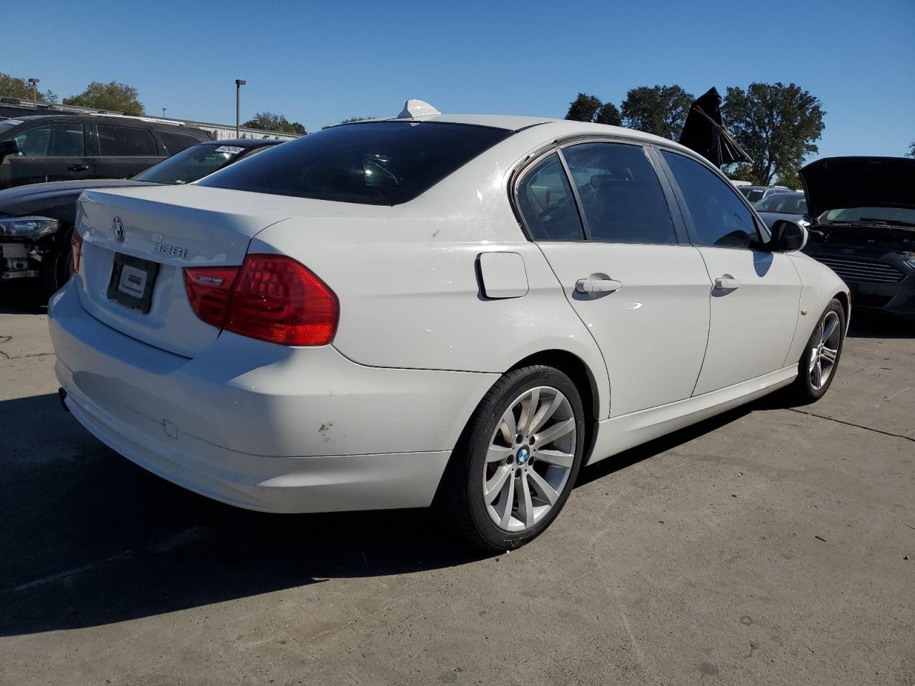 2011 BMW 3 SERIES
