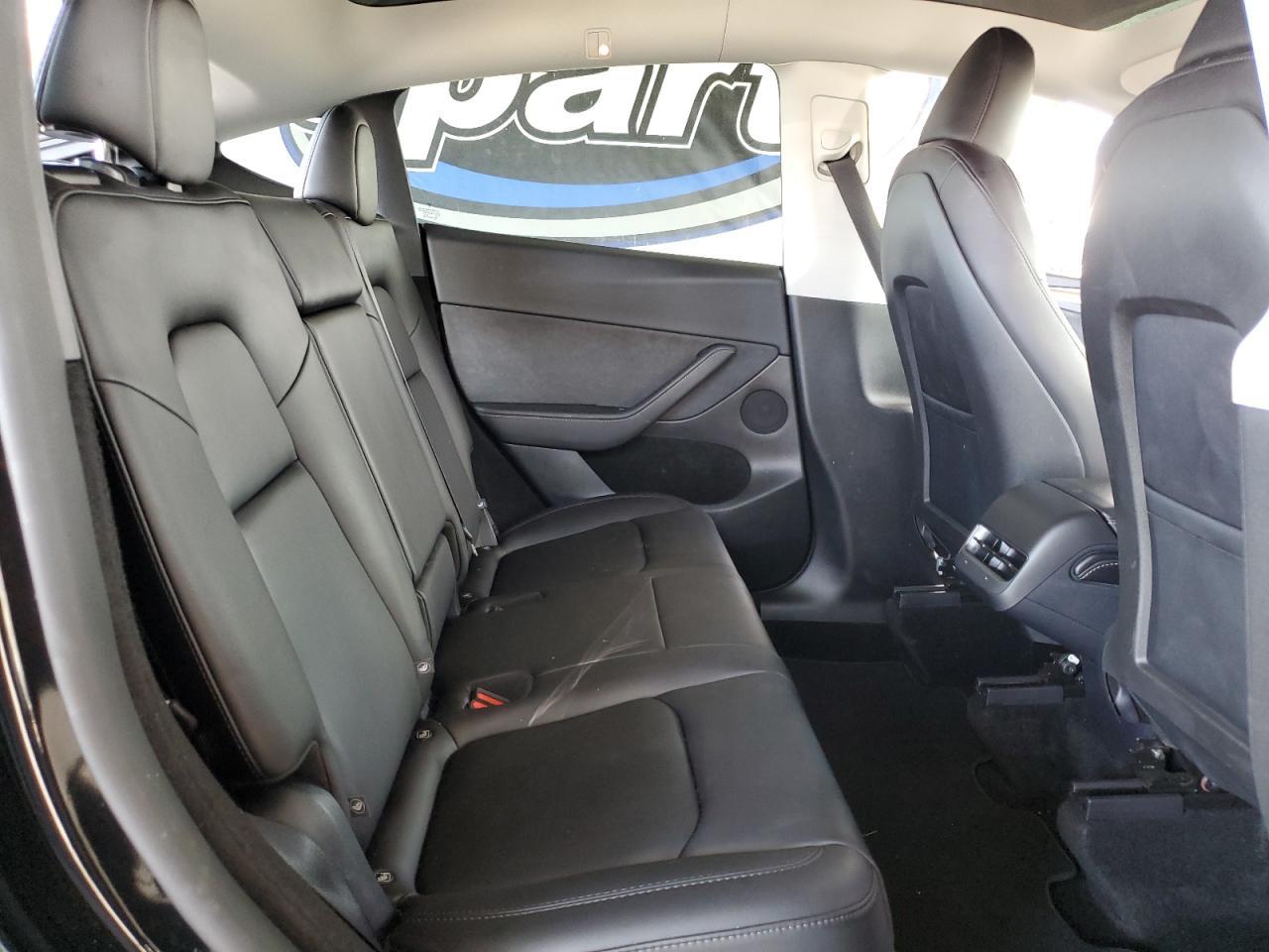 2025 TESLA MODEL Y