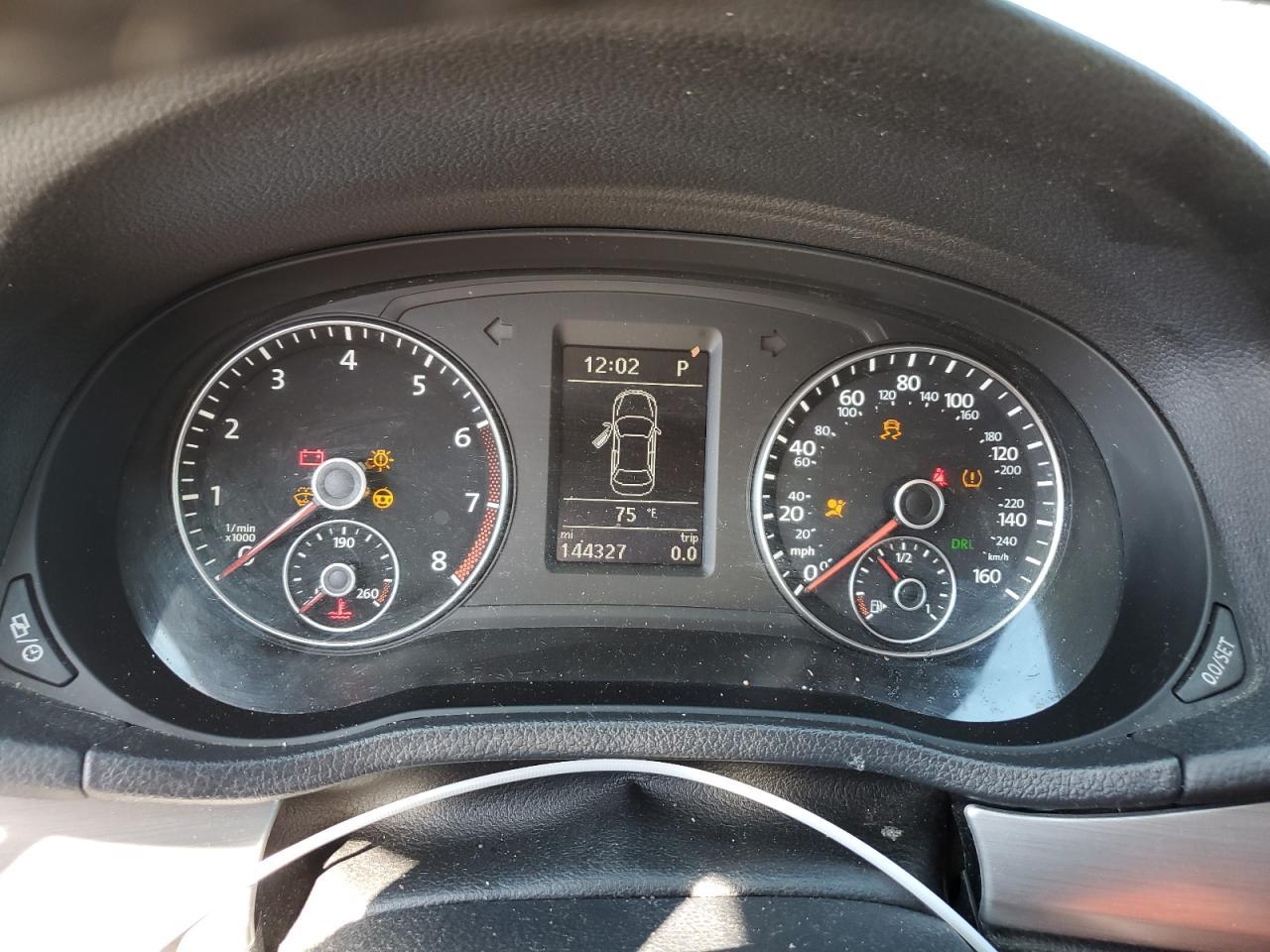 2014 VOLKSWAGEN Passat