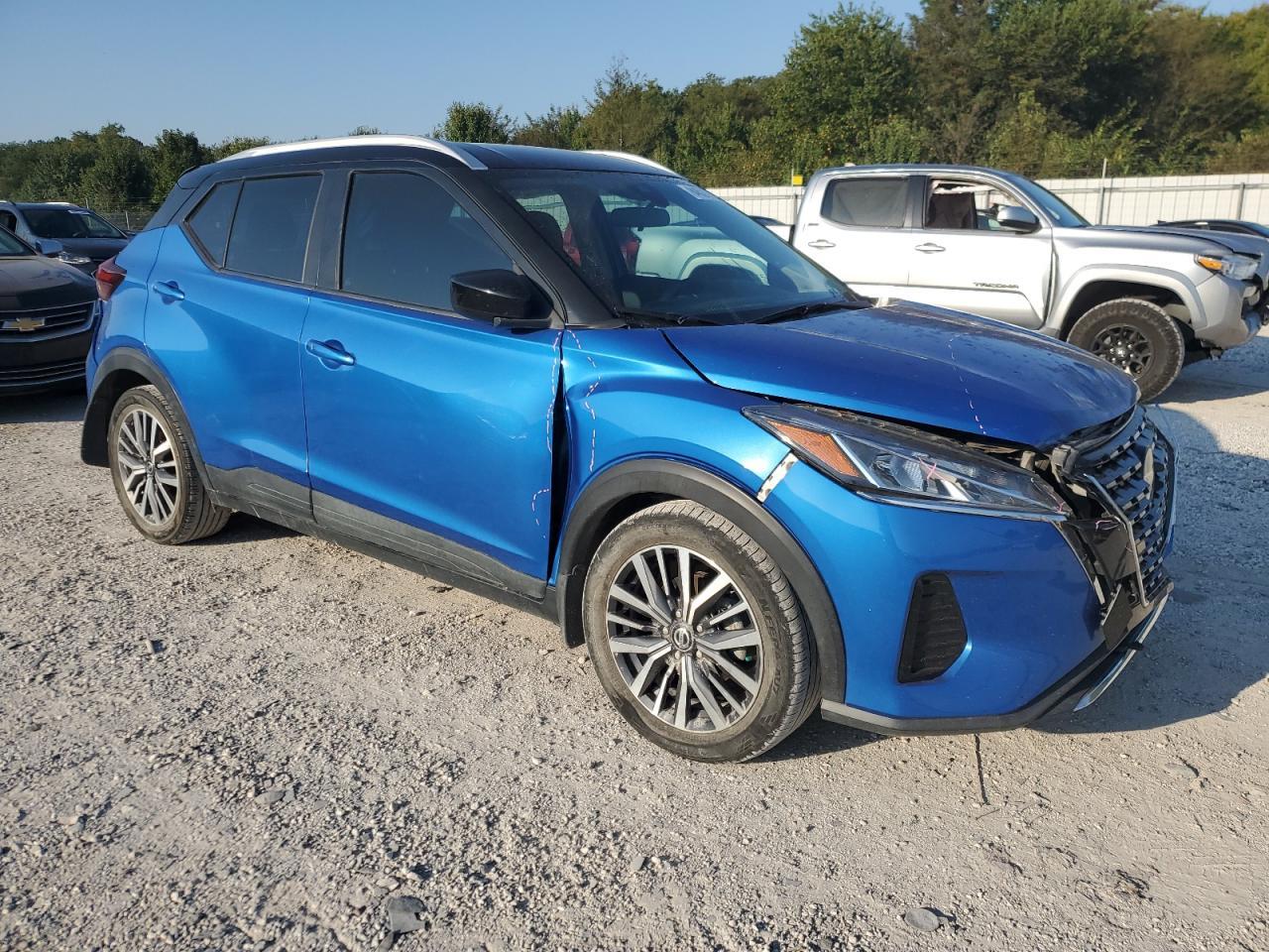 2021 NISSAN KICKS