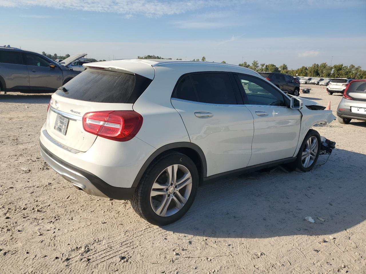 2016 MERCEDES-BENZ GLA-Class