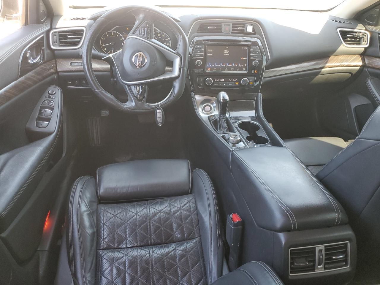 2016 NISSAN Maxima