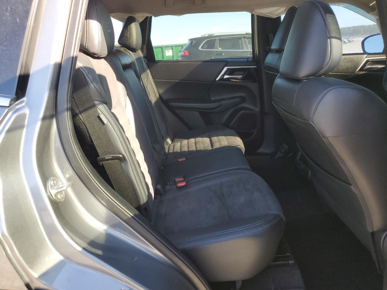 2022 MITSUBISHI outlander