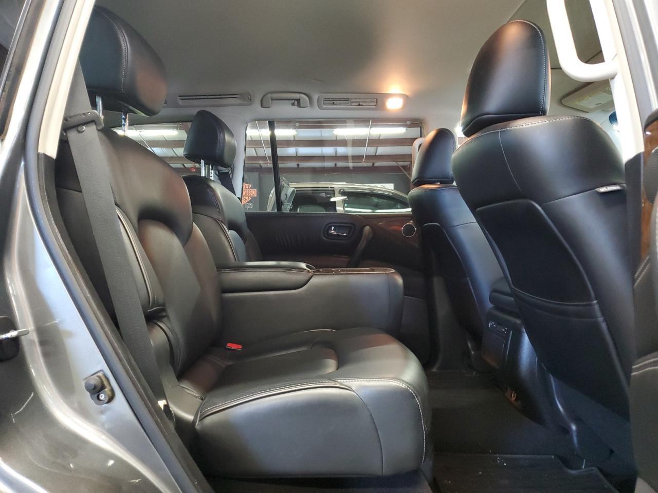 2017 INFINITI QX80