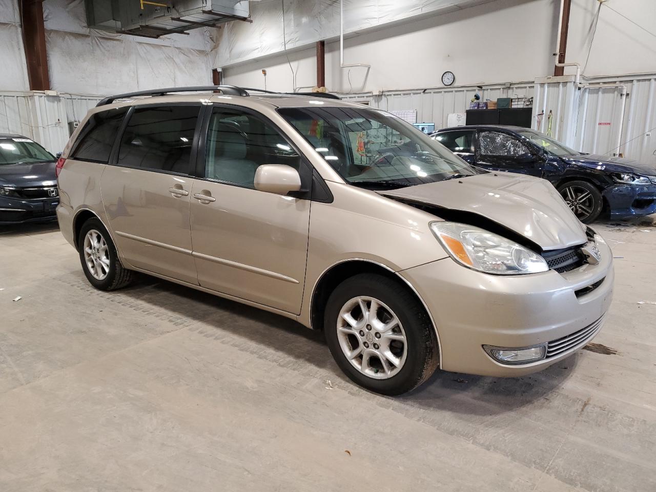 2005 TOYOTA SIENNA