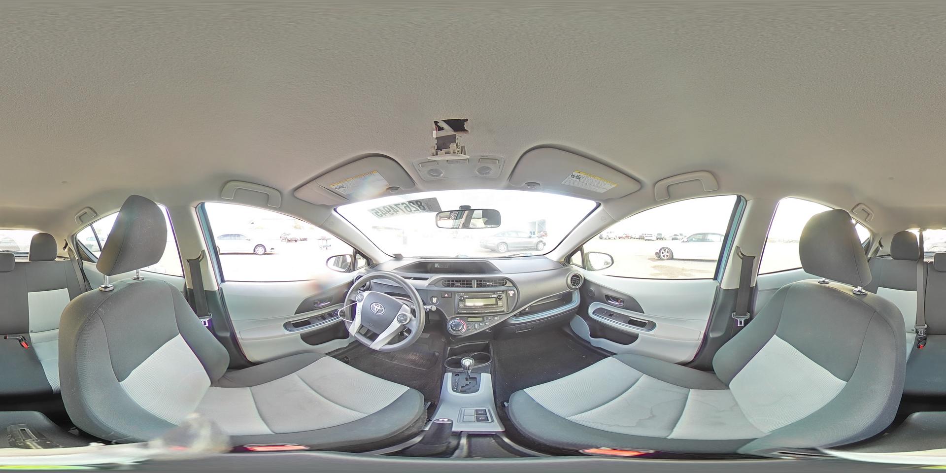 2013 TOYOTA Prius c