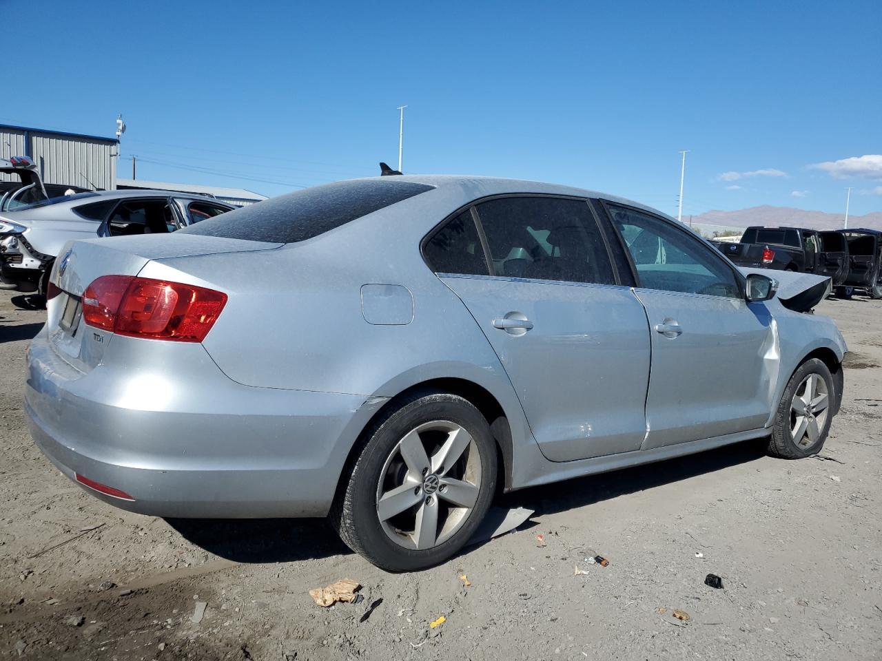 2011 VOLKSWAGEN JETTA