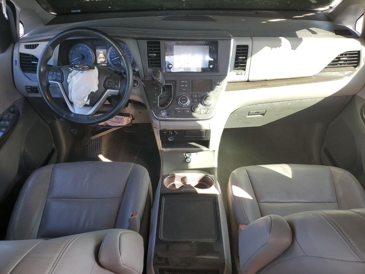 2016 TOYOTA SIENNA
