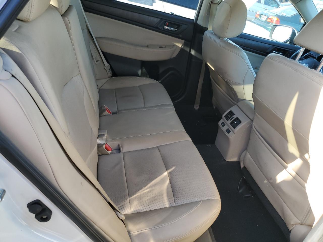 2015 SUBARU Outback
