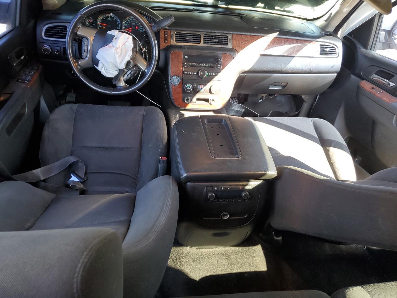 2011 CHEVROLET Tahoe