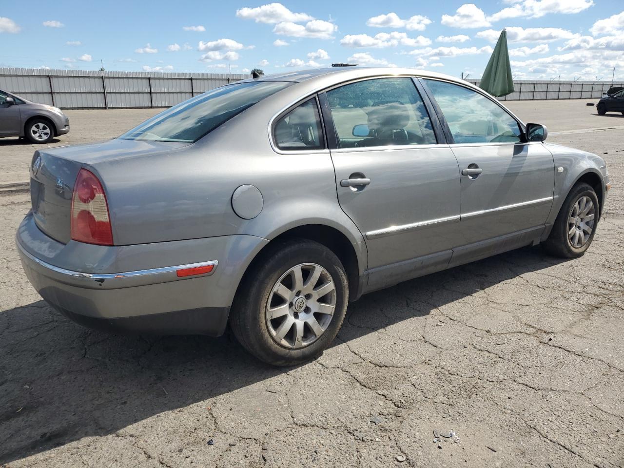 2003 VOLKSWAGEN Passat