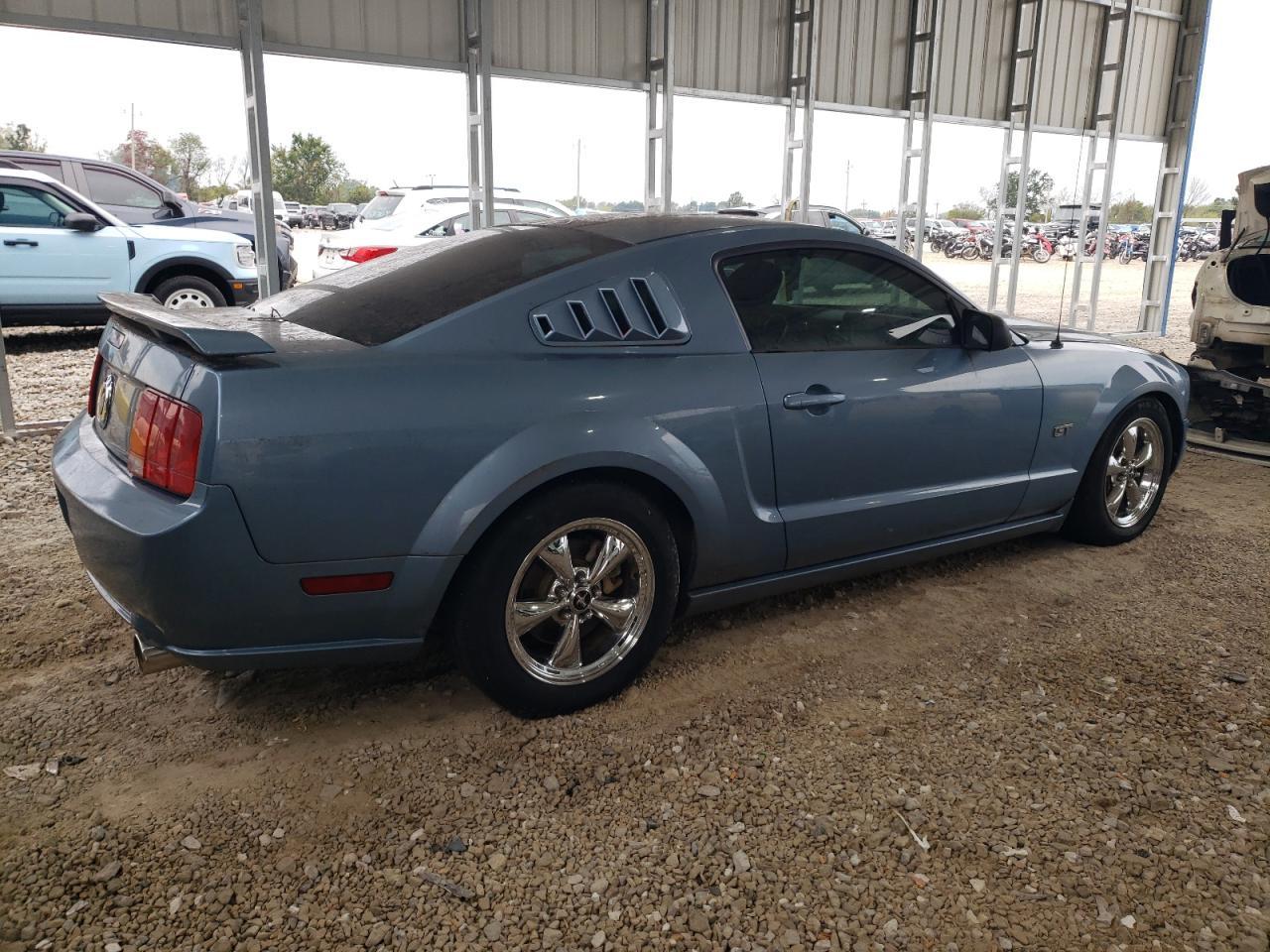 2005 FORD MUSTANG