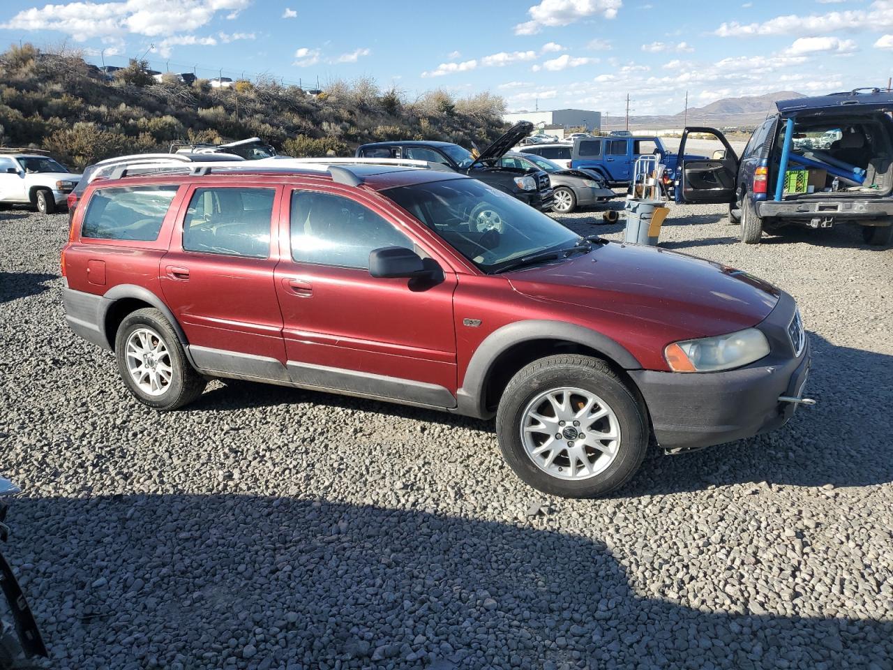 2005 VOLVO XC70