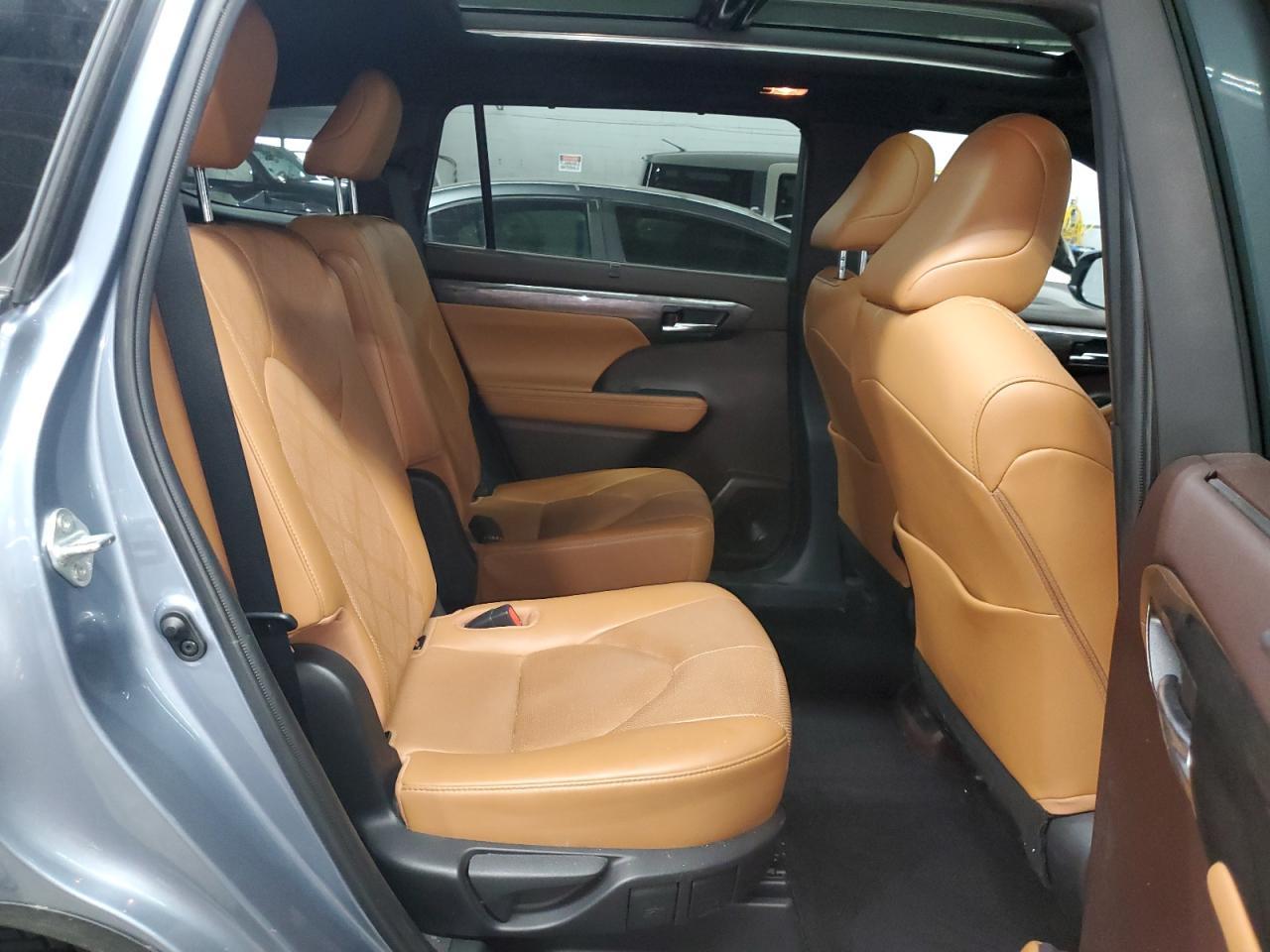 2020 TOYOTA HIGHLANDER