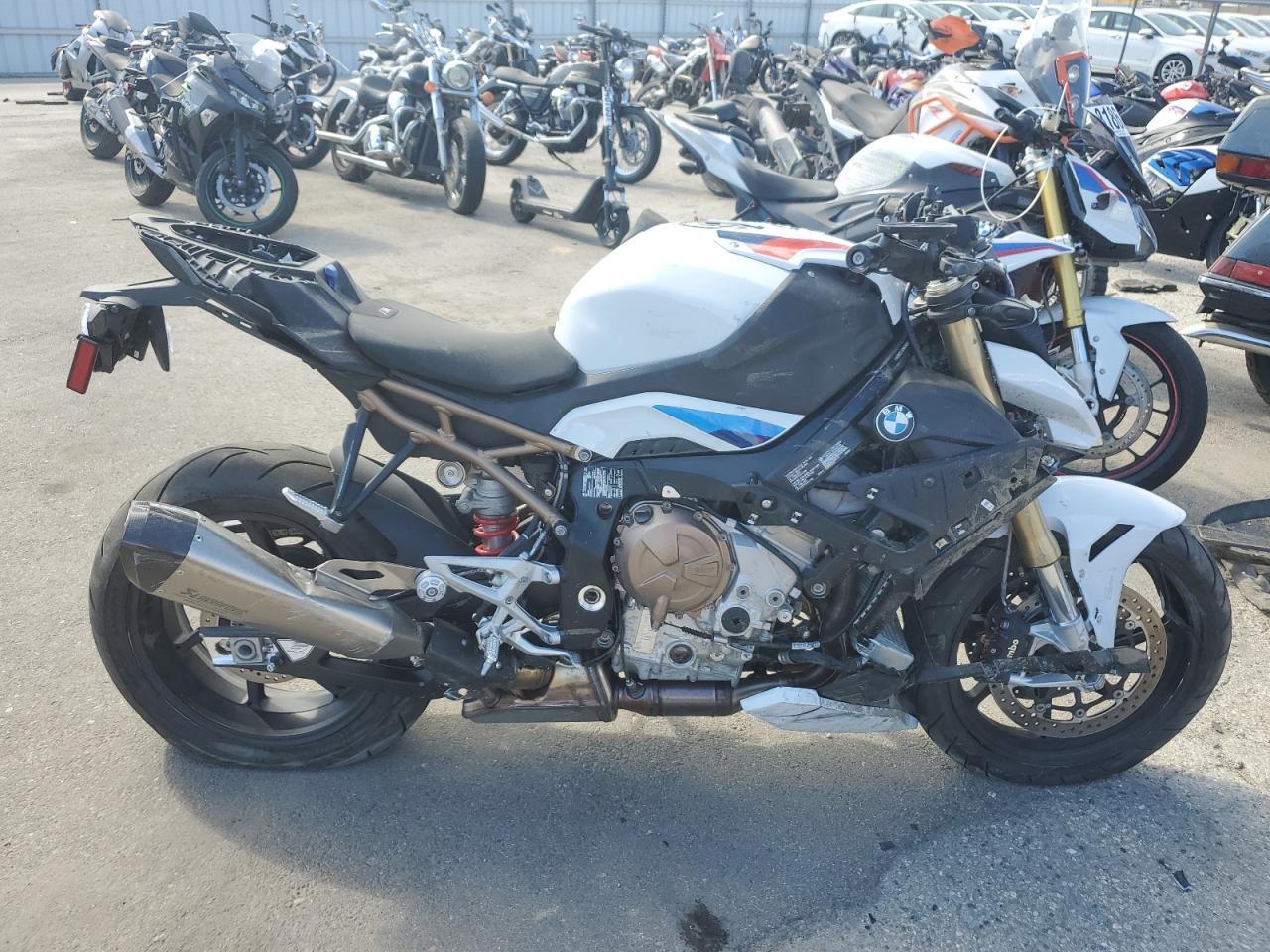 2024 BMW S 1000