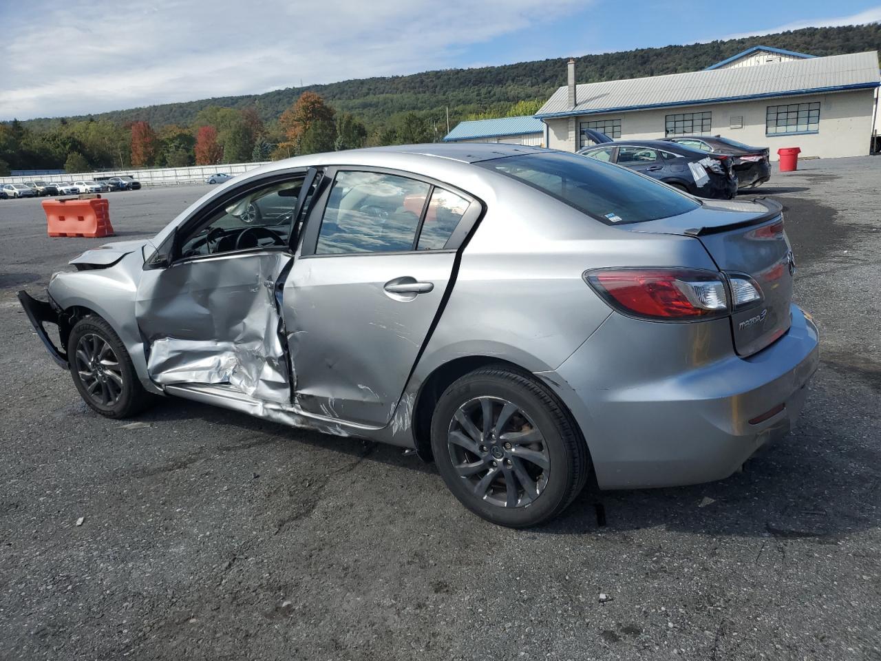 2013 MAZDA 3