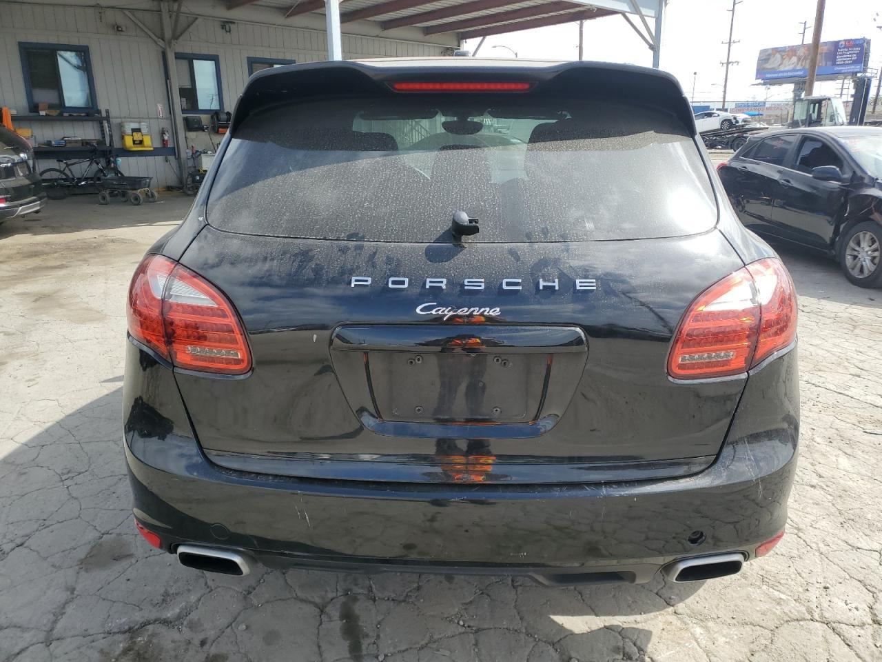 2012 PORSCHE CAYENNE