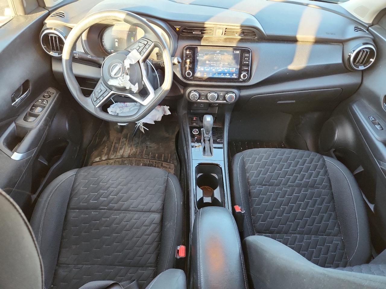 2023 NISSAN KICKS