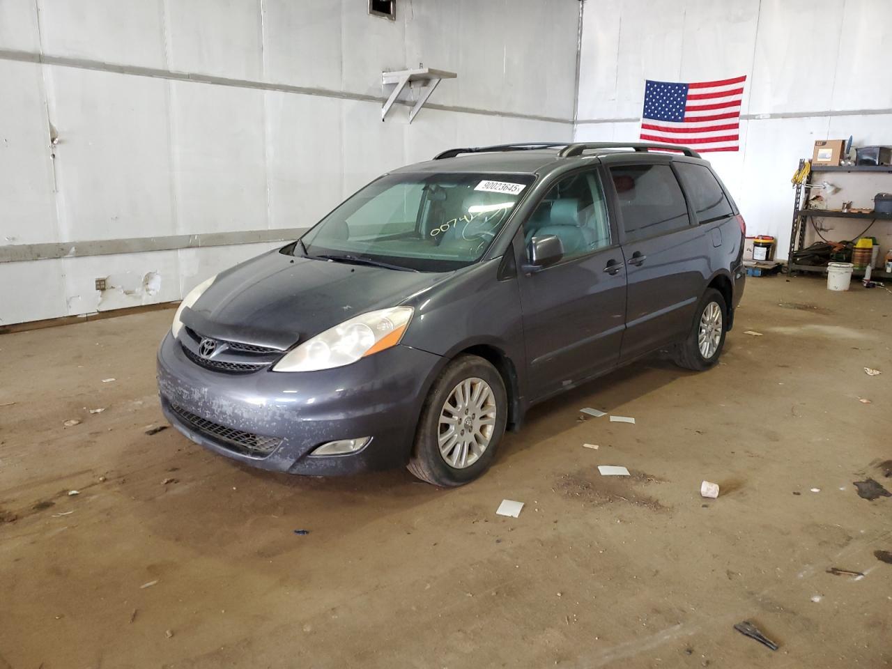 2007 TOYOTA SIENNA