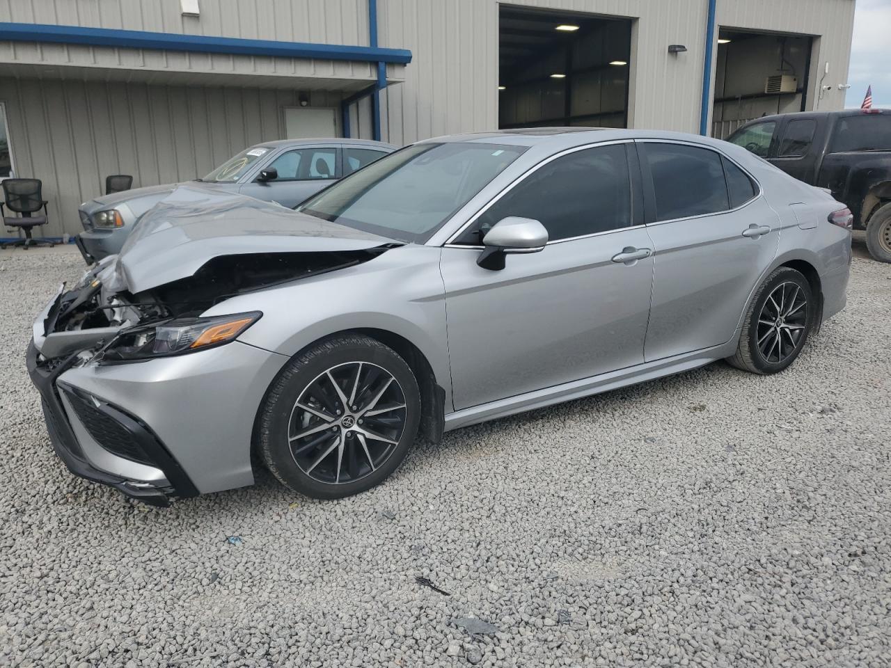 2024 TOYOTA CAMRY
