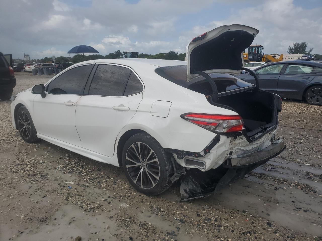 2018 TOYOTA CAMRY