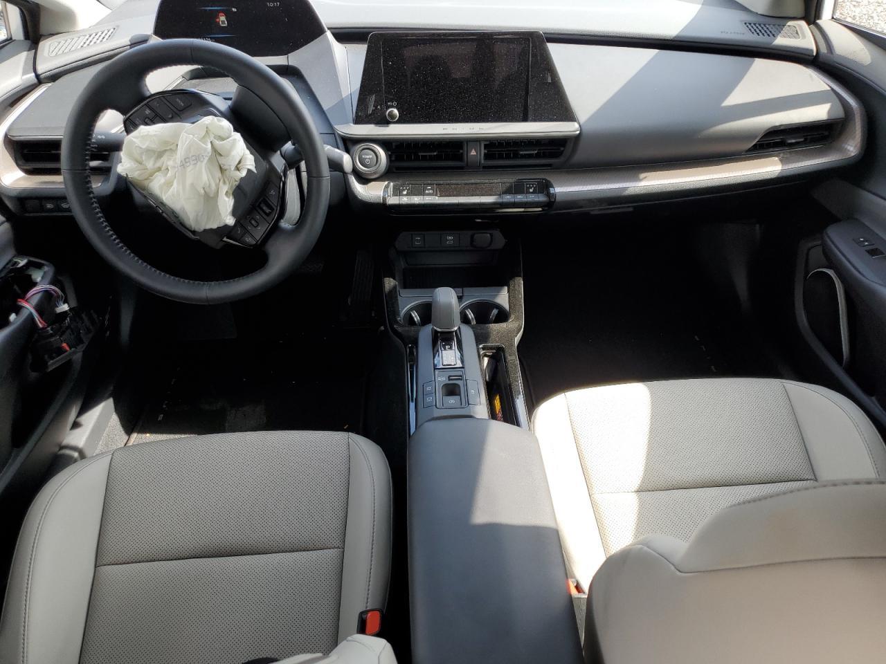 2024 TOYOTA PRIUS