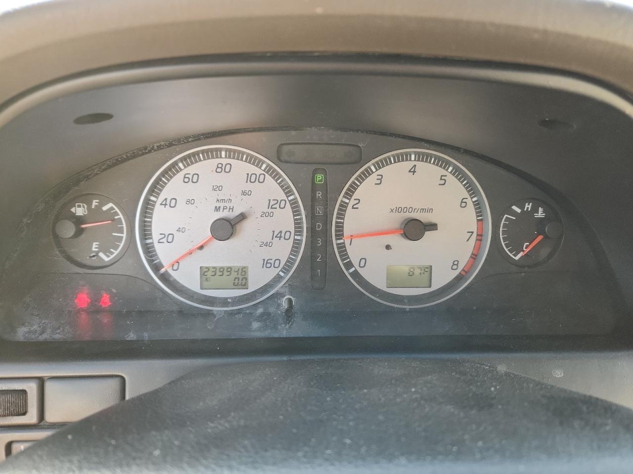 2002 NISSAN Maxima