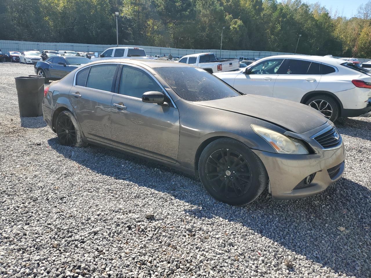 2011 INFINITI G37