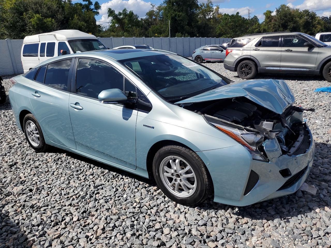 2017 TOYOTA PRIUS