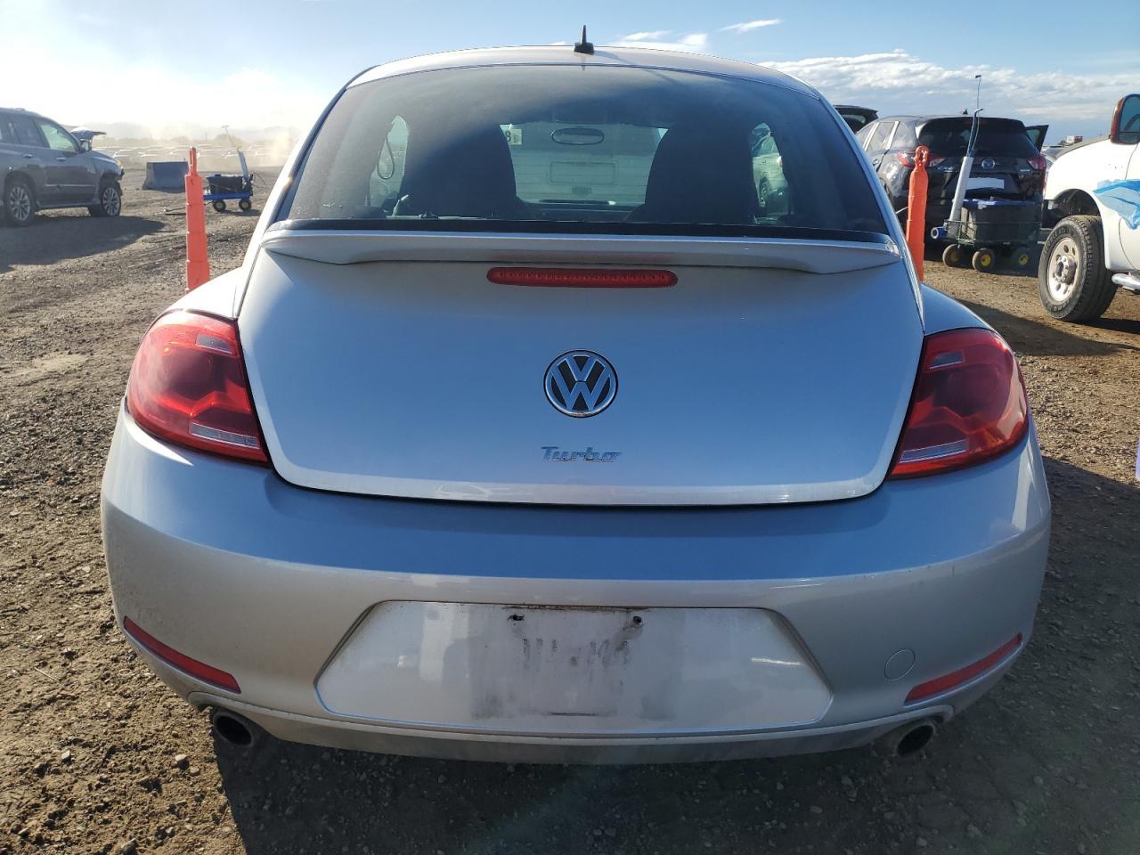 2012 VOLKSWAGEN Beetle