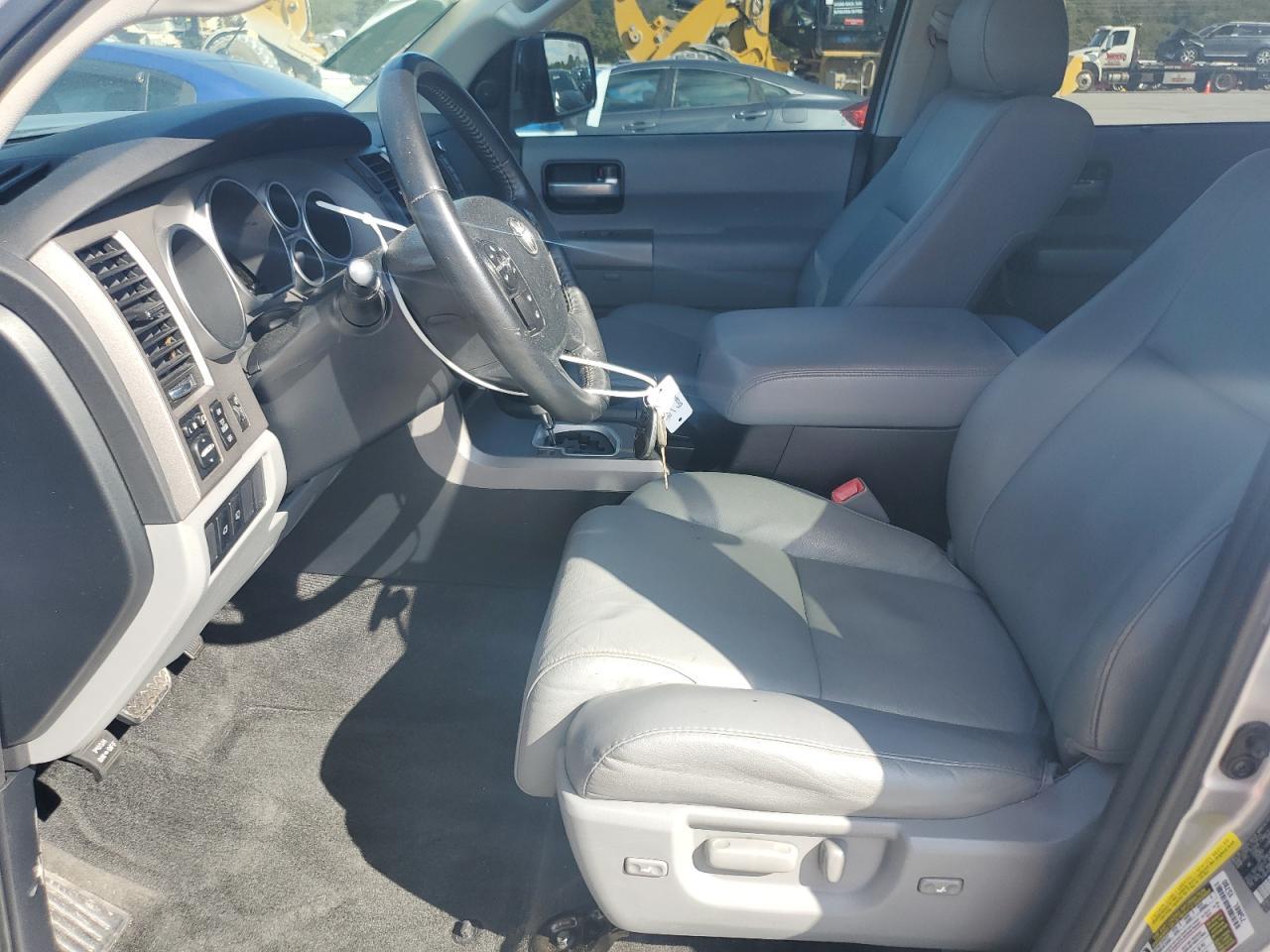 2012 TOYOTA Sequoia