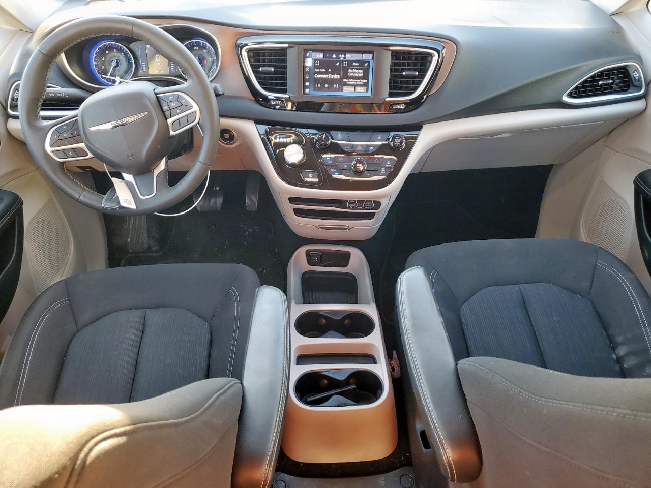 2023 CHRYSLER Voyager