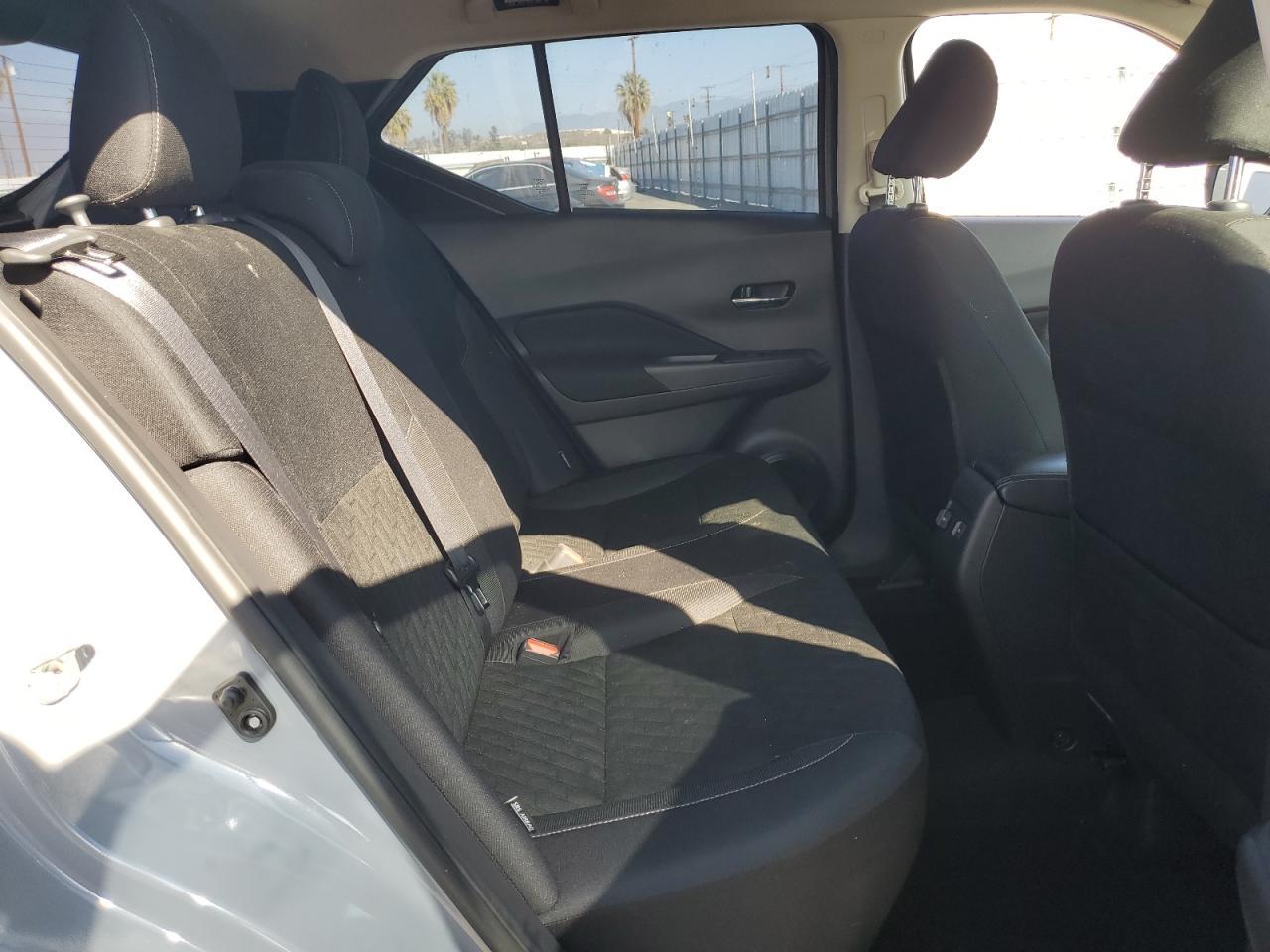 2024 NISSAN KICKS