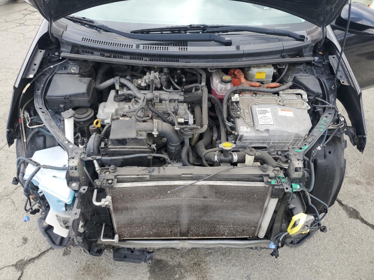 2014 TOYOTA Prius c