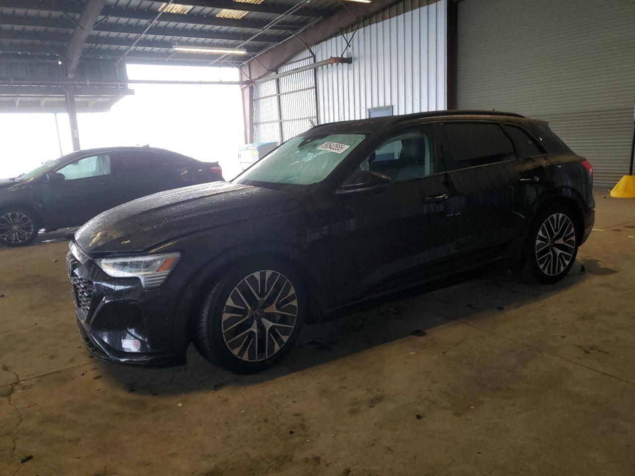 2024 AUDI Q8