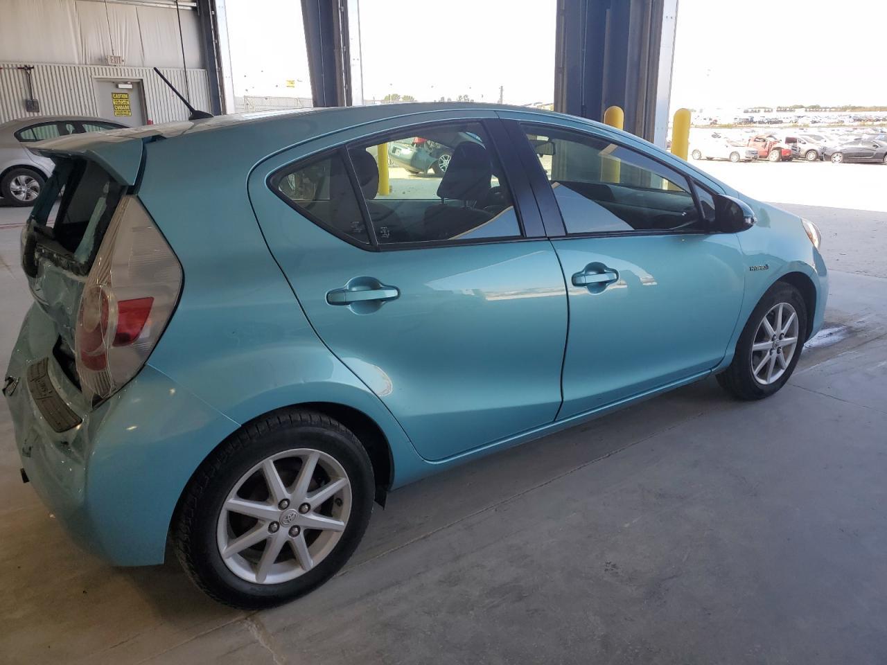2014 TOYOTA Prius c