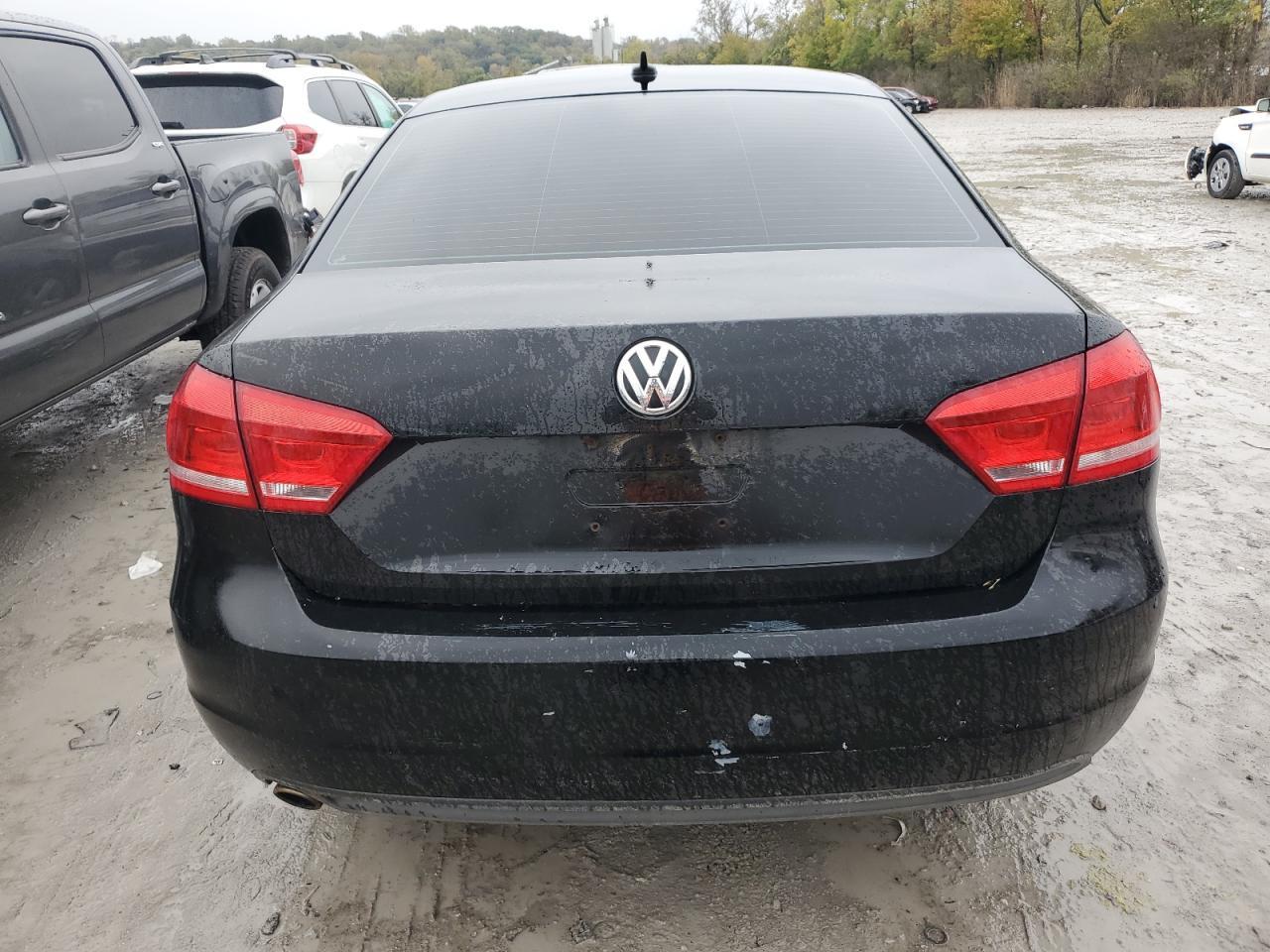 2012 VOLKSWAGEN Passat