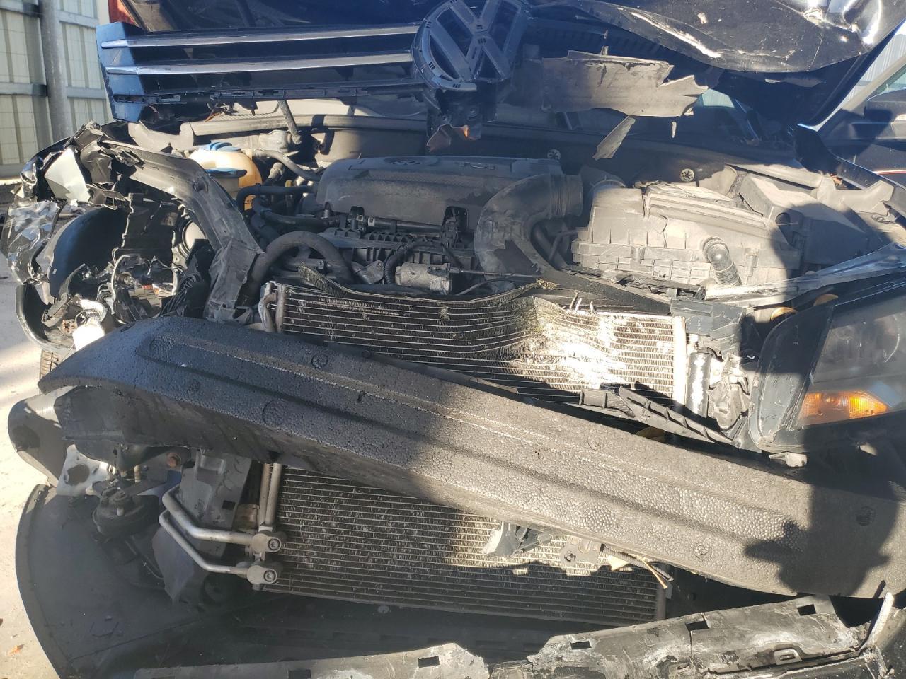 2014 VOLKSWAGEN Passat