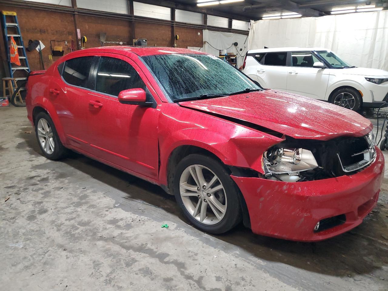 2013 DODGE Avenger