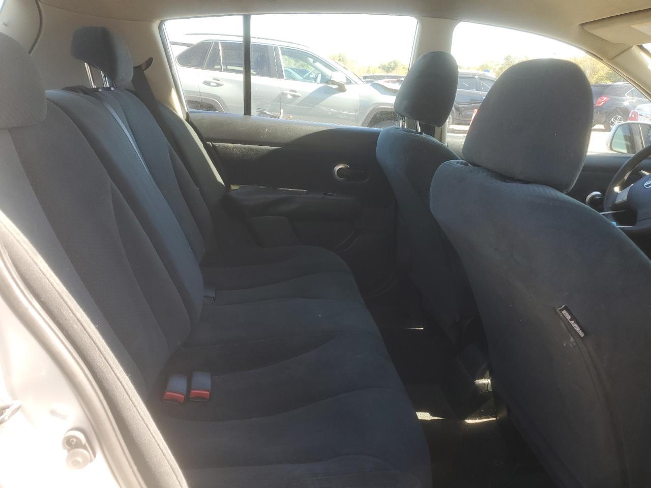 2010 NISSAN VERSA