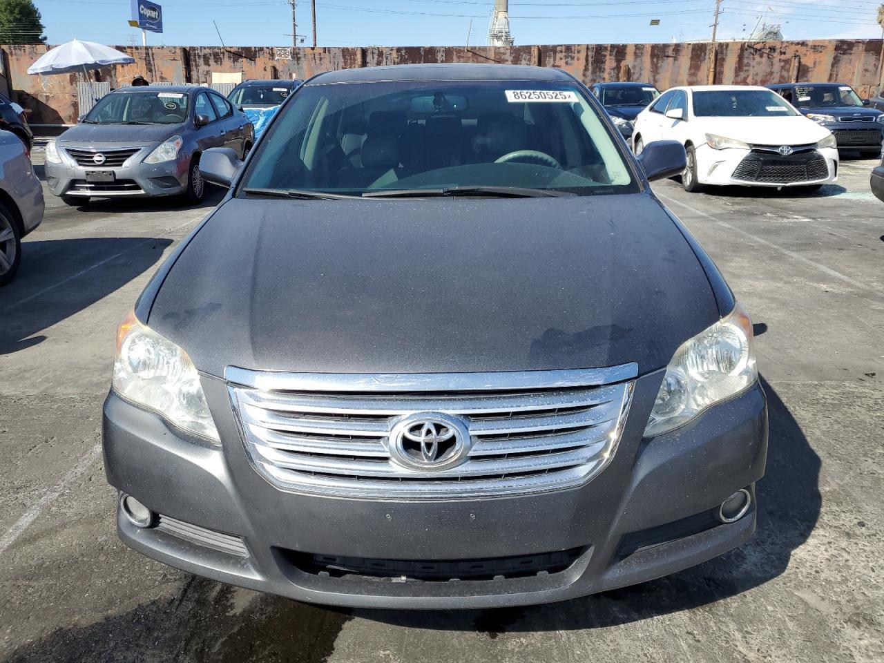 2010 TOYOTA Avalon